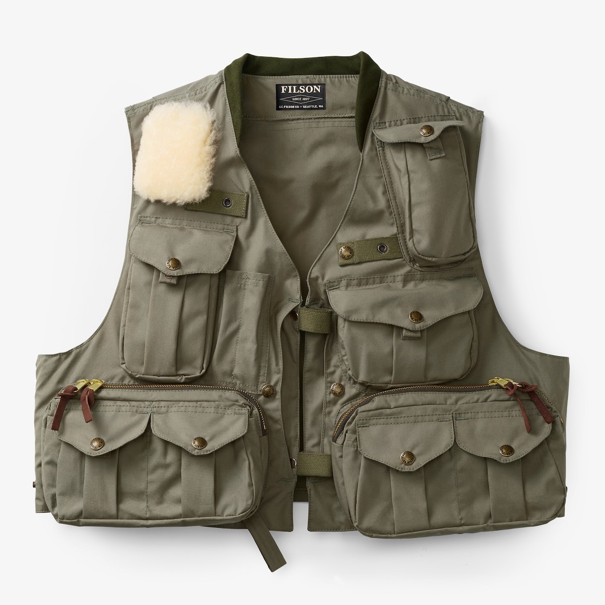 NEW Cortland Fly Fishing Vest MD/LG with pouches, Fly Patch, Rod